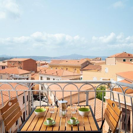 Old Charm - Seaview Apartment La Maddalena  Exteriör bild
