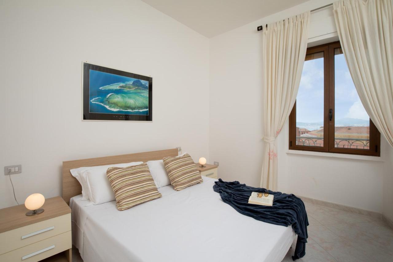 Old Charm - Seaview Apartment La Maddalena  Exteriör bild